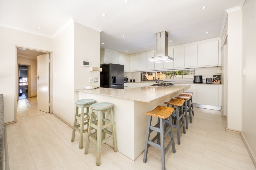4 Bedroom Property for Sale in Tara Western Cape